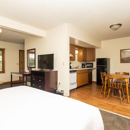 Brentwood Motor Inn Marquette Eksteriør bilde