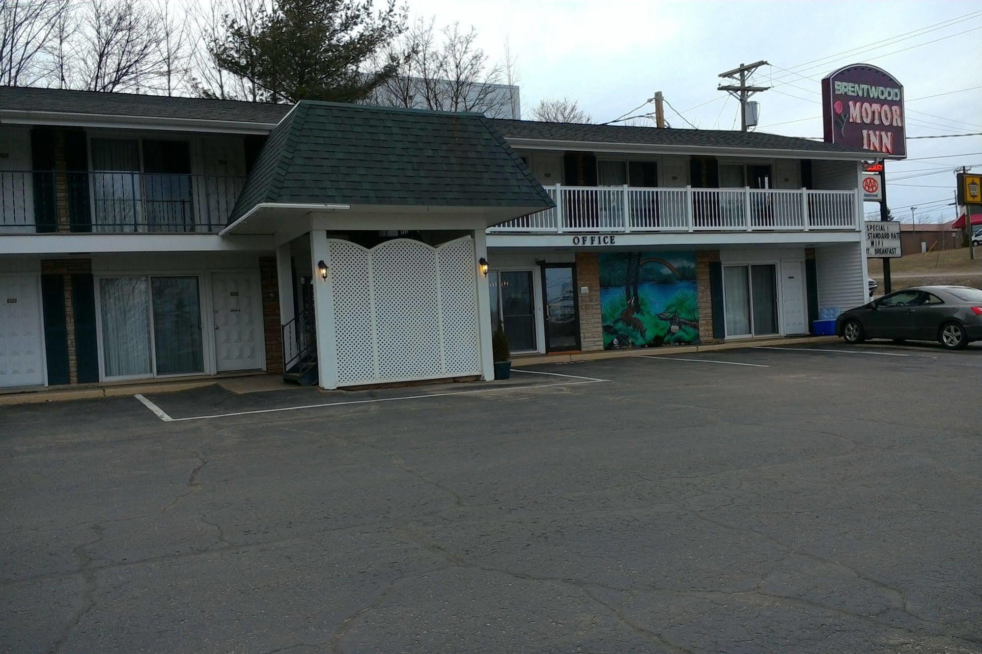 Brentwood Motor Inn Marquette Eksteriør bilde