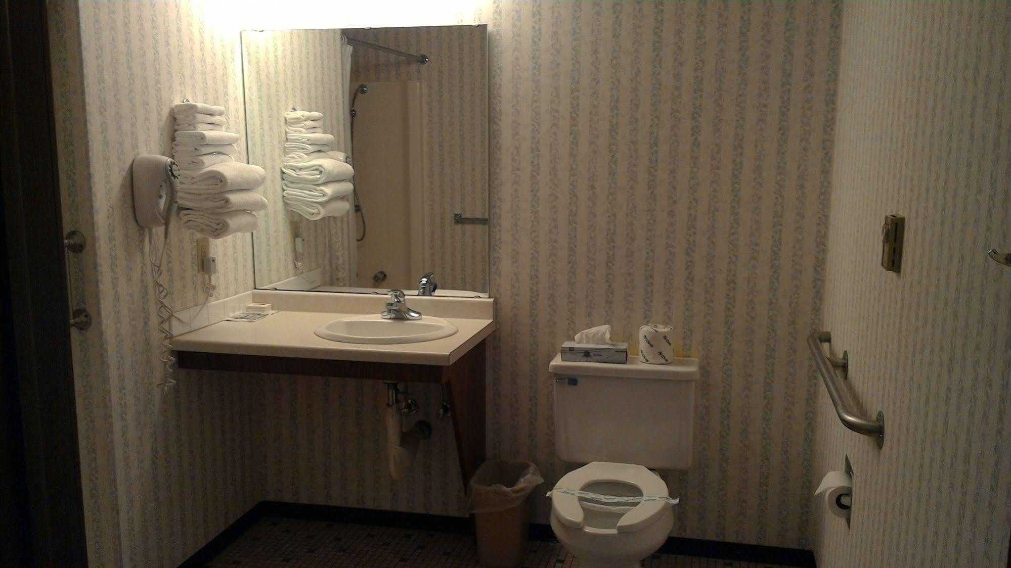 Brentwood Motor Inn Marquette Eksteriør bilde