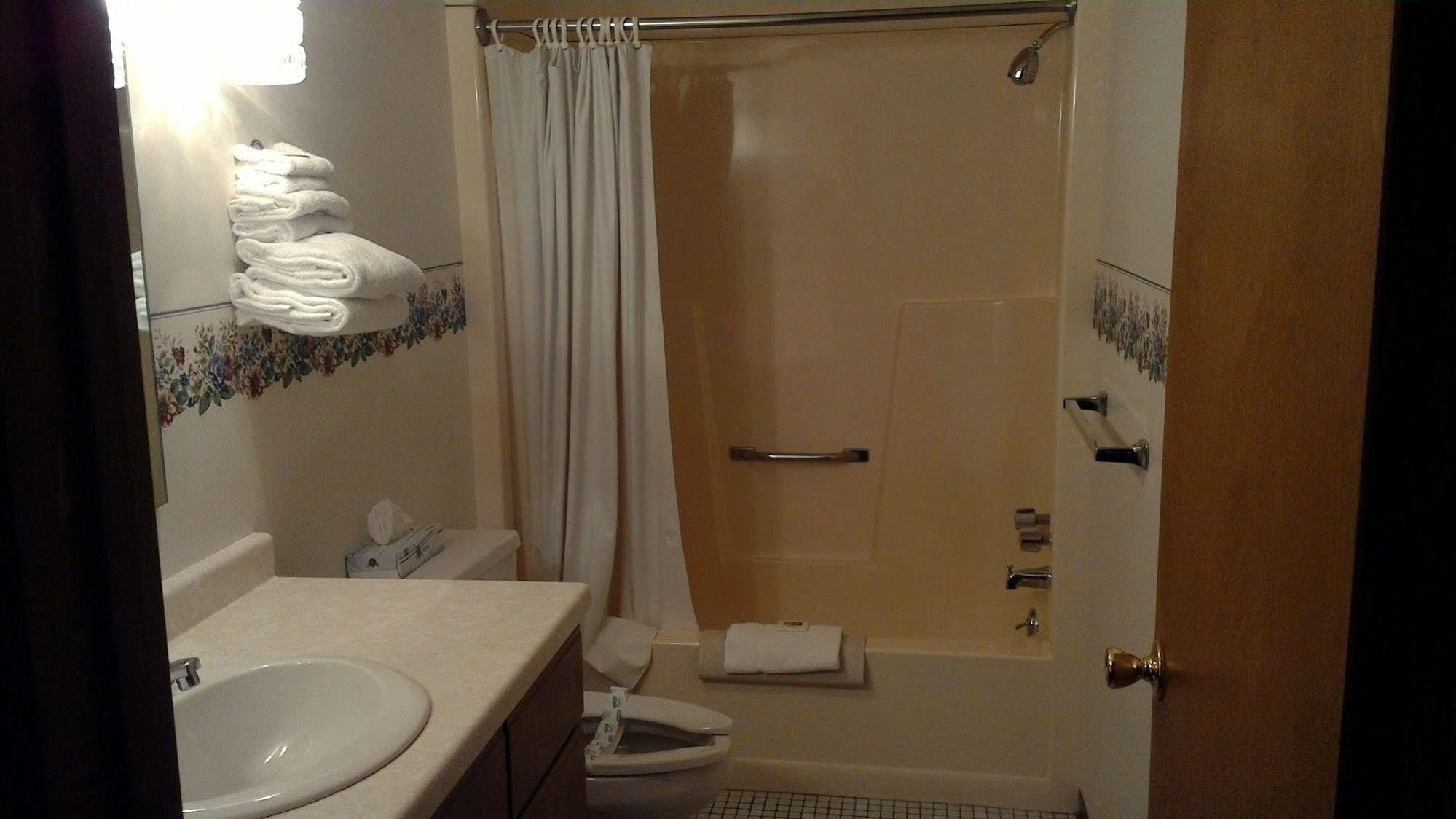 Brentwood Motor Inn Marquette Eksteriør bilde