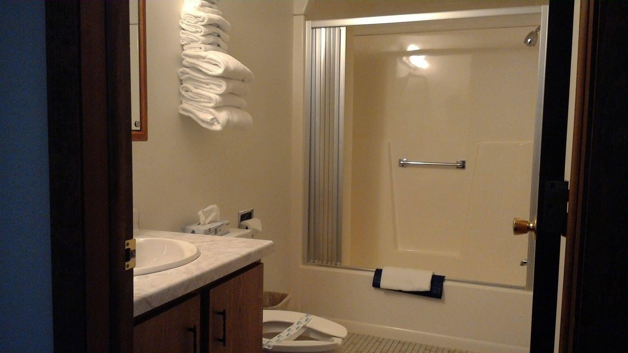 Brentwood Motor Inn Marquette Eksteriør bilde