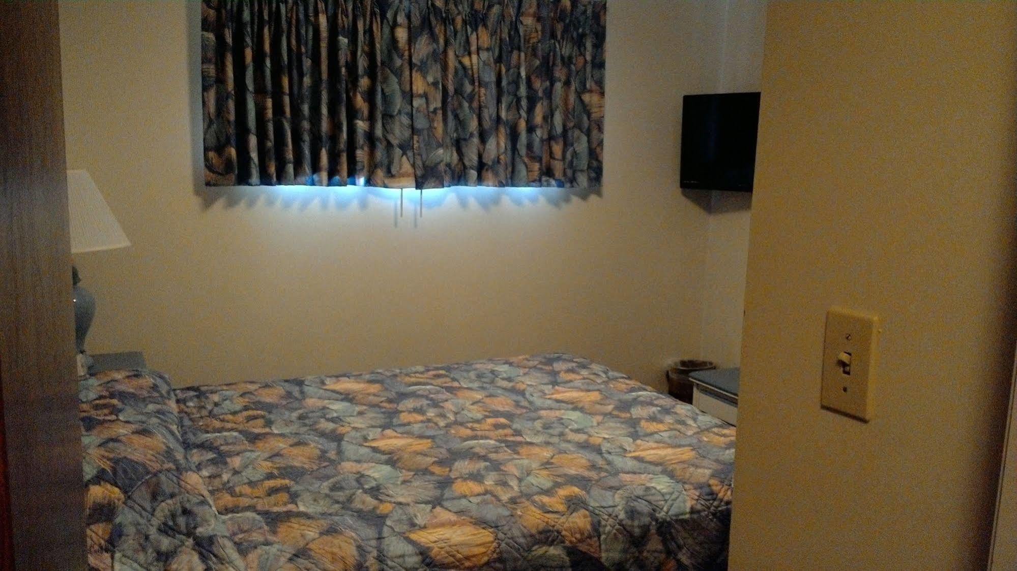 Brentwood Motor Inn Marquette Eksteriør bilde