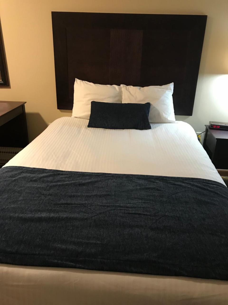 Brentwood Motor Inn Marquette Eksteriør bilde