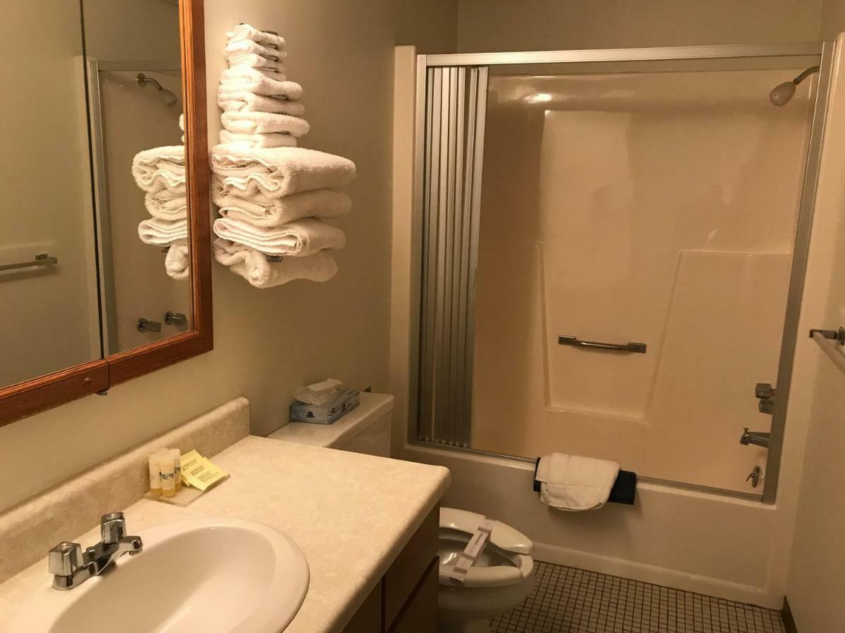 Brentwood Motor Inn Marquette Eksteriør bilde