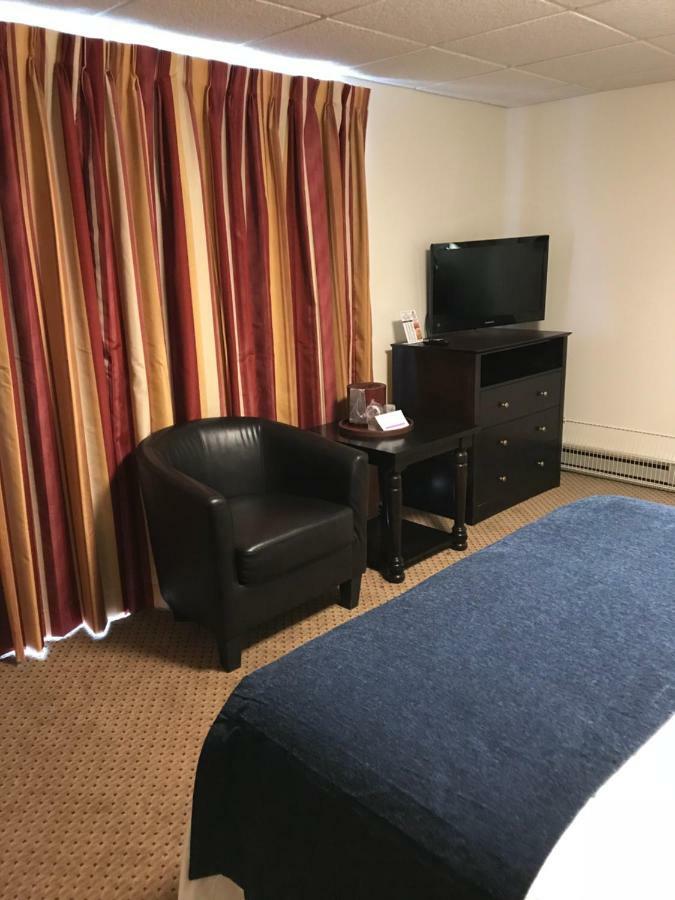 Brentwood Motor Inn Marquette Eksteriør bilde