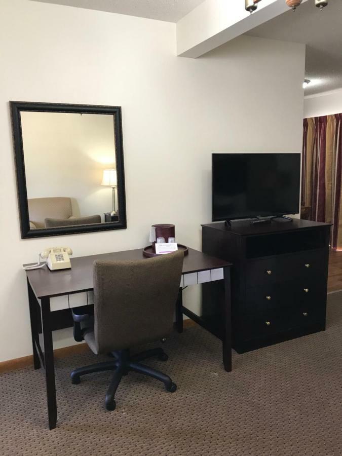 Brentwood Motor Inn Marquette Eksteriør bilde