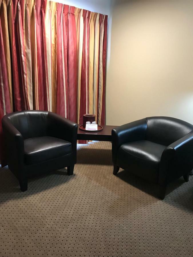 Brentwood Motor Inn Marquette Eksteriør bilde